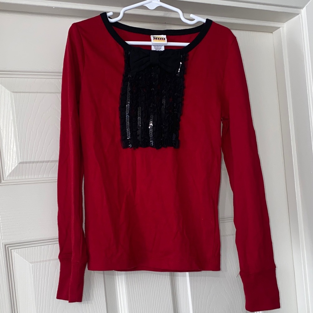 Harajuku Mini for Target Red & Black Long Sleeve Tee w/ Tuxedo Detail. Size 7/8